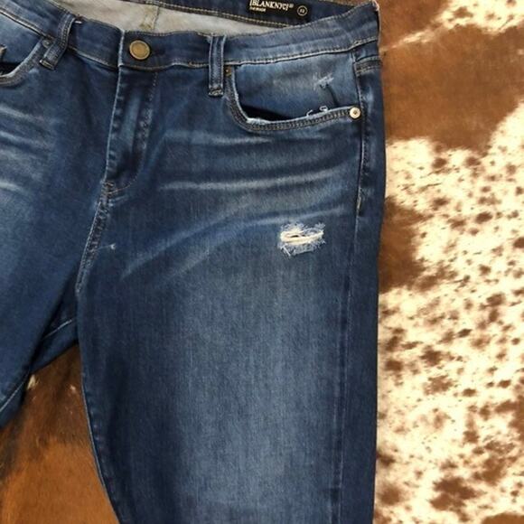 Blank NYC Highly Distressed Skinny Jeans Women's Bleached Medium Wash SZ 32 - Picture 3 of 5